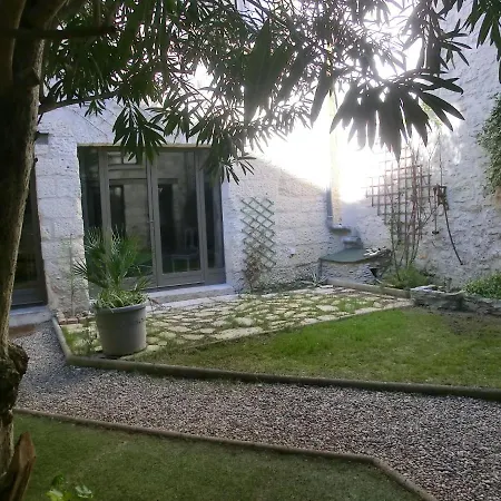 Sur Jardin Secret - Centre - Climatisee Guest house