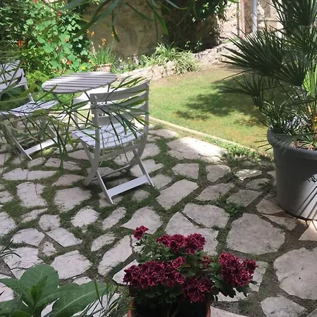 Sur Jardin Secret - Centre - Climatisee *