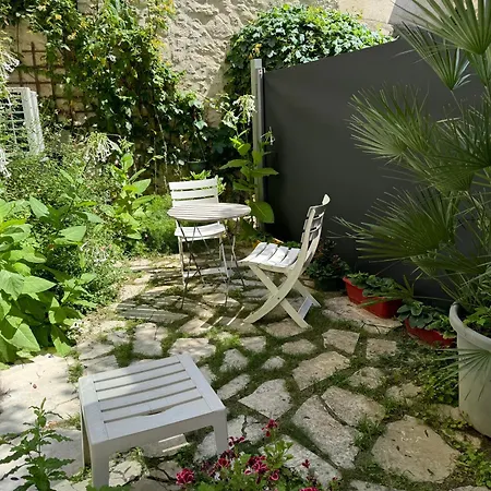 Sur Jardin Secret - Centre - Climatisee Guest house Avignon